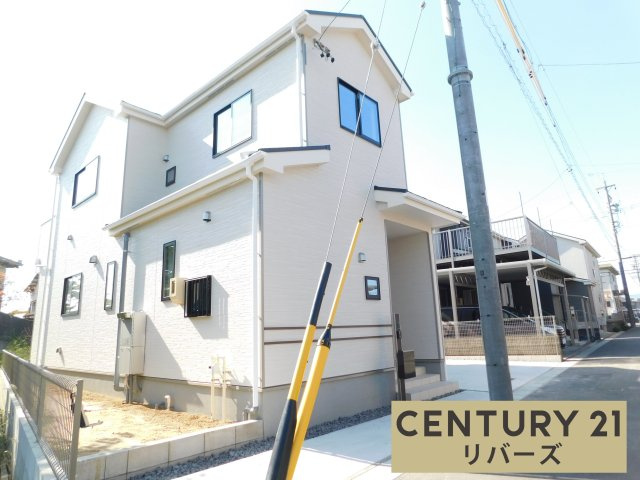 海部郡大治町大字長牧字向の新築一戸建の外観|◇限定１邸◇　　新価格！！いつでも見学出来ます♪（お問合せ当日、平日、水曜、夜間でもＯＫ）　敷地５５．１５坪！　駐車３台ＯＫ！　南面に人工芝の庭付き、陽当たり良好♪