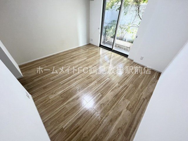 大阪市東成区東今里１丁目のアパートの洋室