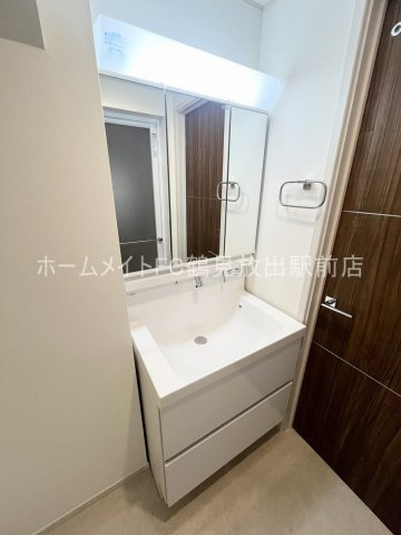 大阪市東成区東今里１丁目のアパートの独立洗面台