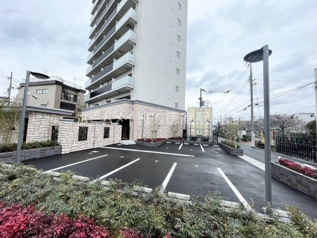 東大阪市森河内西２丁目の賃貸マンションの駐車場