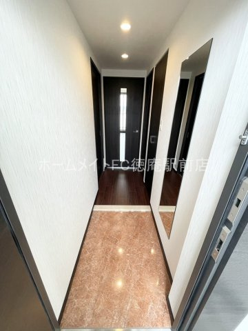 東大阪市森河内西２丁目の賃貸マンションの玄関