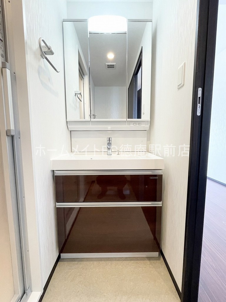 東大阪市森河内西２丁目の賃貸マンションの独立洗面台