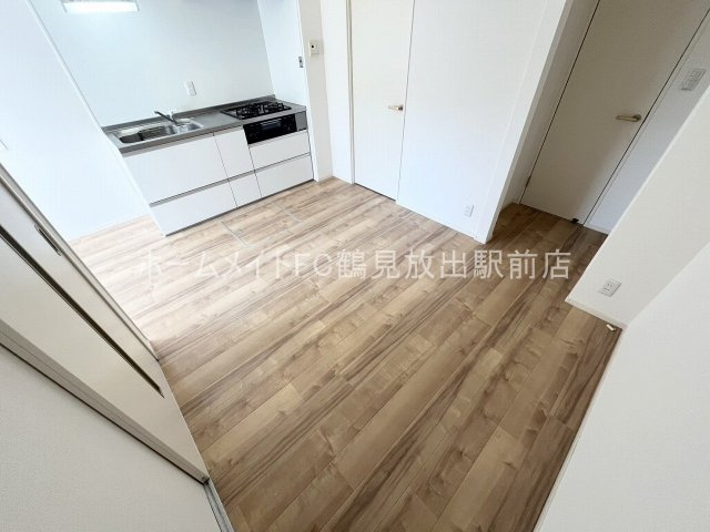 東大阪市西堤楠町３丁目のアパートの居間・リビング