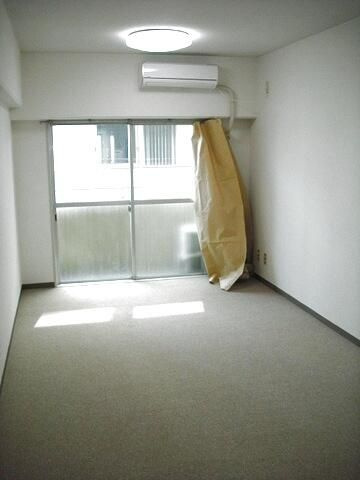 ジュウエル秋葉原の居間・リビング