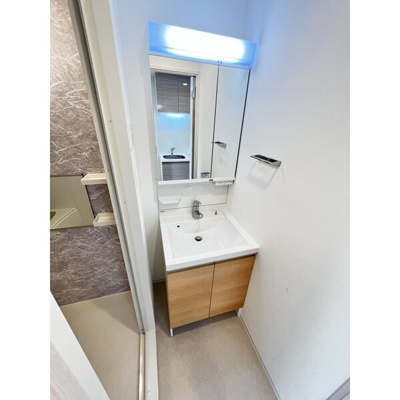 【洗面所】 | スプランディッド京橋EAST | ゆったりとスペースのある洗面所