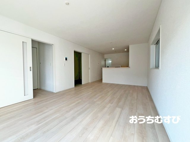 北区喜惣治第6(全2棟)の居間・リビング