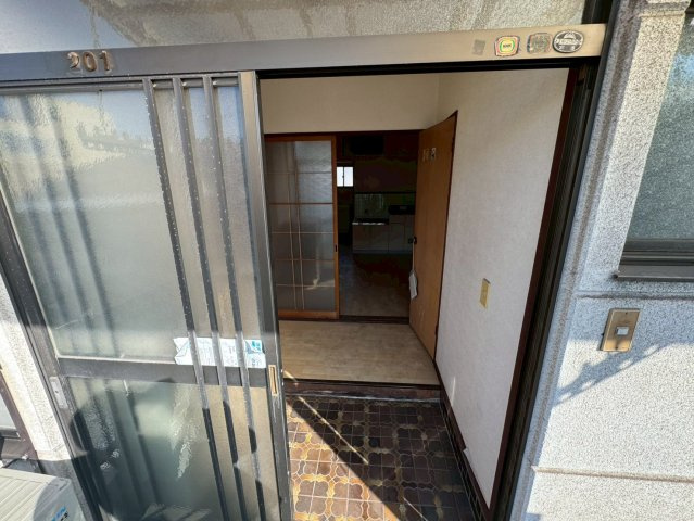 広島県福山市　一棟アパートの玄関