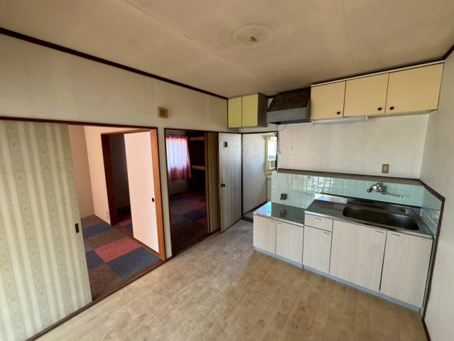 広島県福山市　一棟アパートの居間・リビング