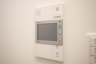 【セキュリティ】 | スプランディッド京橋EAST | モニター付きインターホンです