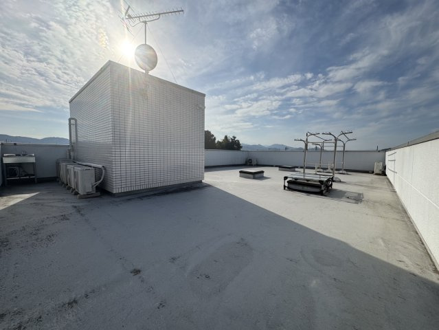 大豪邸に住んでみませんか？二棟売り♪神川町のバルコニー|バルコニーからの眺めを楽しみながら食事をしませんか