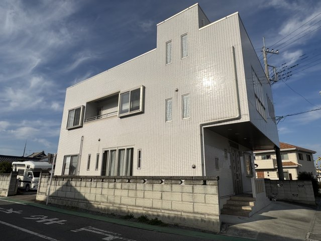 大豪邸に住んでみませんか？二棟売り♪神川町の外観|落ち着いた雰囲気の外観です