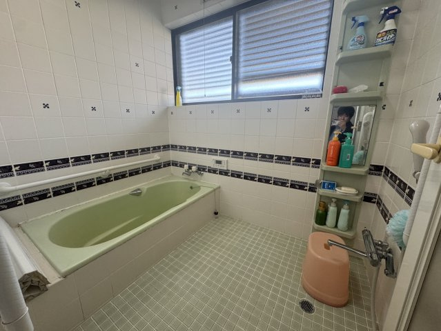 大豪邸に住んでみませんか？二棟売り♪神川町の浴室|落ち着いた空間のお風呂です