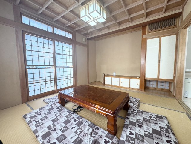 大豪邸に住んでみませんか？二棟売り♪神川町の和室|和室があれば客間としても活用できます