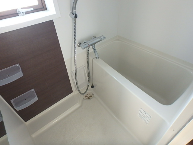 稗原マンションの浴室