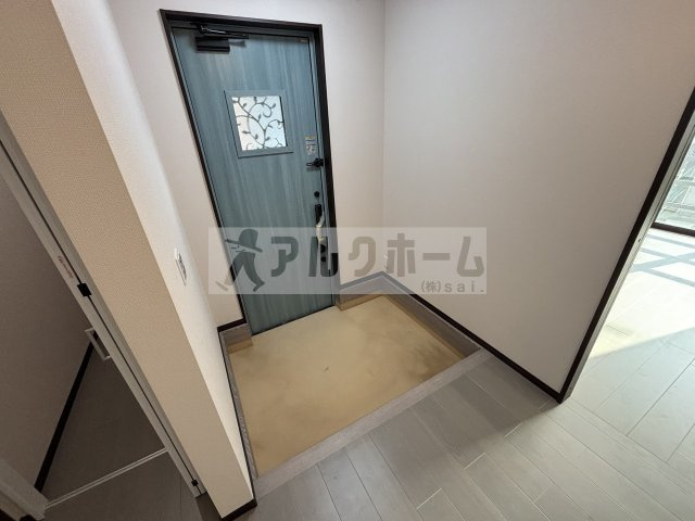 柏原市大字高井田の一戸建ての玄関