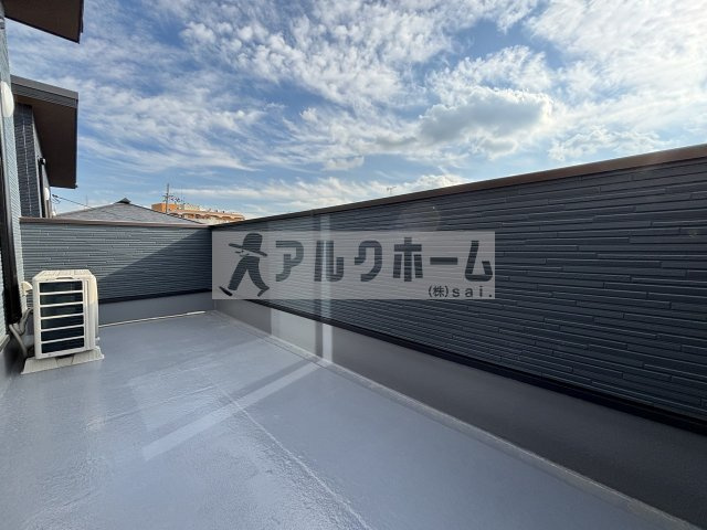 柏原市大字高井田の一戸建てのバルコニー