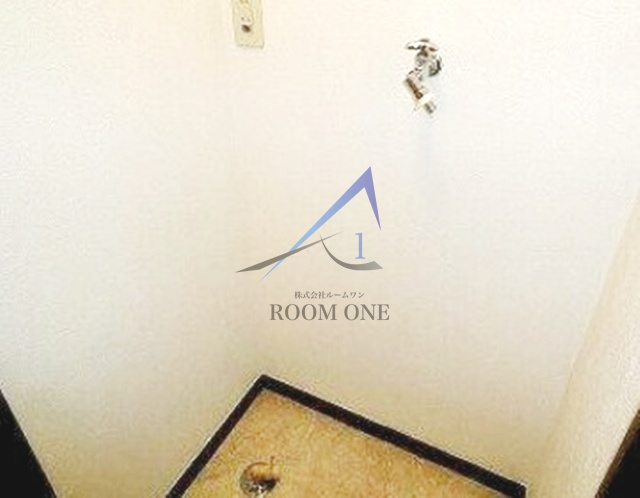 グレースハウスの設備|洗濯機置き場です。