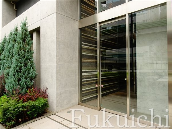 ZOOM池尻大橋のエントランス