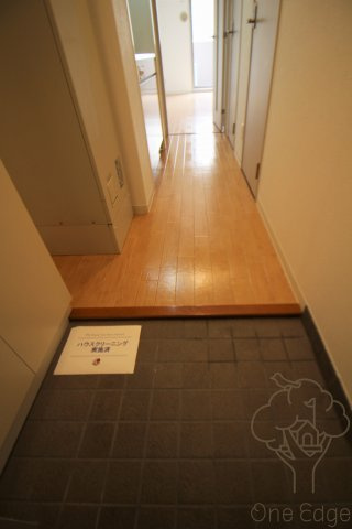パセオ十三東の玄関
