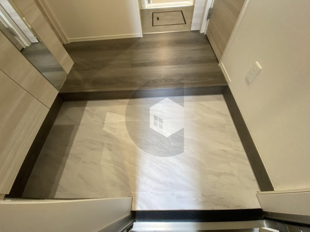 アイビー俊徳道の玄関