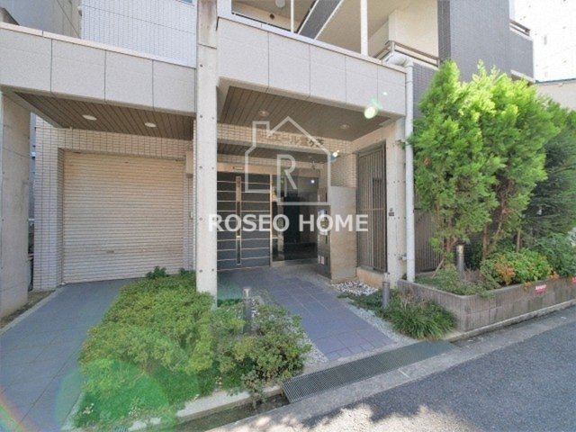 ルミエール堂ヶ芝のエントランス