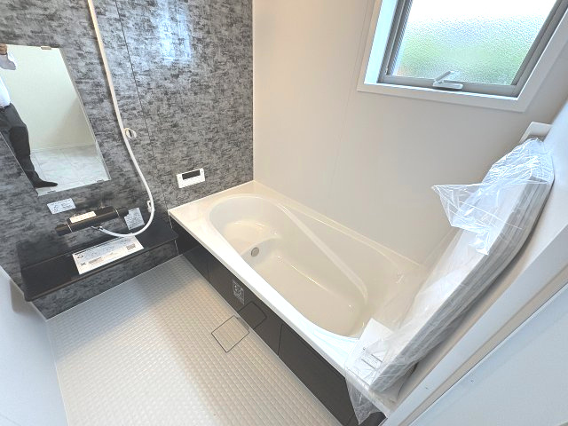 【内装】 | 糟屋郡篠栗町庄5丁目第1　1号棟（全1棟）【仲介手数料無料・0円】 | 施工例。浴室です。施工例は完成時と異なる場合があります。