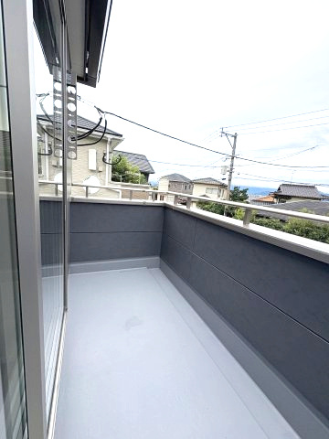 【バルコニー】 | 糟屋郡篠栗町庄5丁目第1　1号棟（全1棟）【仲介手数料無料・0円】 | 施工例。施工例は完成時と異なる場合があります。