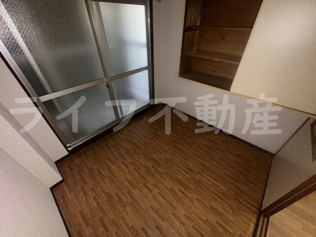 トーエー玉造第2ビルの居間・リビング|使いやすいリビングです