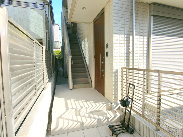 ＡＭＰＥＬＭＡＮＮ　西棟のエントランス