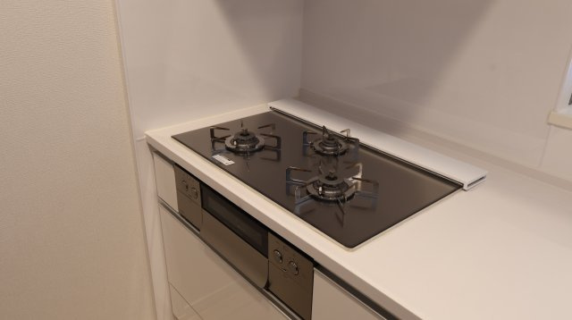 アルファステイツ米原のランドリースペース|3口コンロ