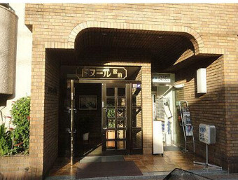 ドヌール蔵前のエントランス