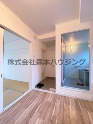 【内装】 | 　アドバンス香里 | ※同タイプ別室の写真となります。
　設備内容など相違がある場合あくまで現状優先となります。