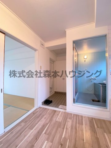 【内装】 | 　アドバンス香里 | ※同タイプ別室の写真となります。
　設備内容など相違がある場合あくまで現状優先となります。