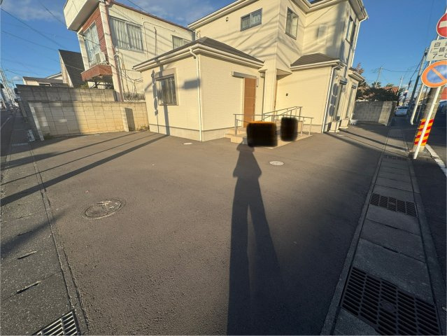 モデルハウス級の美しさ♪新品未使用の築浅ハウス♪佐野市大祝町の前面道路含む現地写真|前面道路含む現地写真です