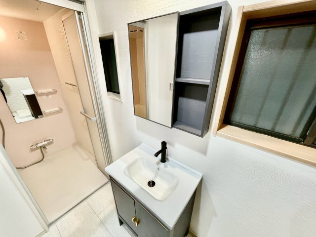 梅町貸家の洗面所