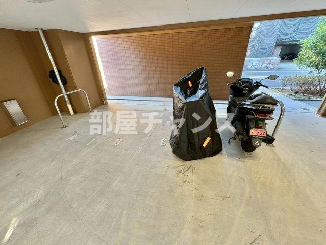 ファステート名古屋駅前ドリームの駐車場