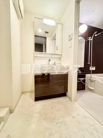 ファステート名古屋駅前ドリームの独立洗面台