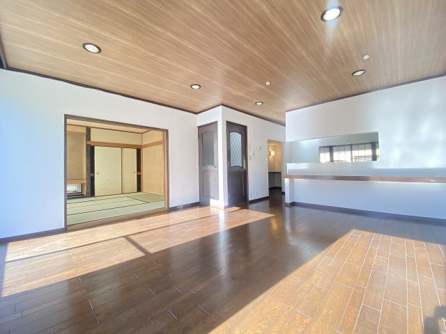 『八王子市中古戸建て』八王子市大和田町１【仲介手数料無料】の居間・リビング|～仲介手数料無料☆八王子ひなた不動産～八王子市大和田町　中古戸建
