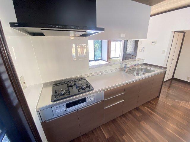 『八王子市中古戸建て』八王子市大和田町１【仲介手数料無料】のキッチン|～仲介手数料無料☆八王子ひなた不動産～八王子市大和田町　中古戸建
