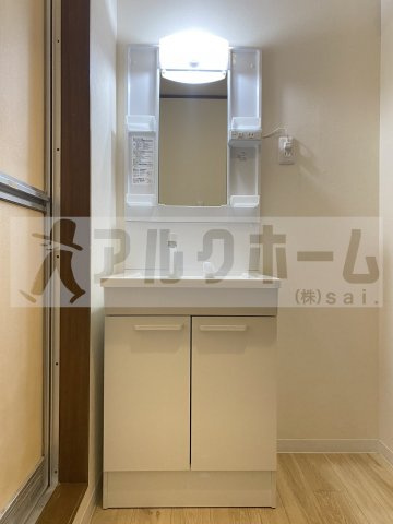 平野2丁目3LDKテラスハウスの独立洗面台