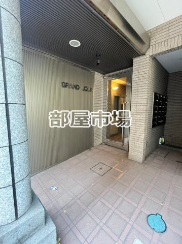 GRAND JOURのエントランス