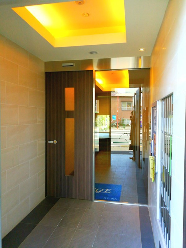 ティーズステージのエントランス