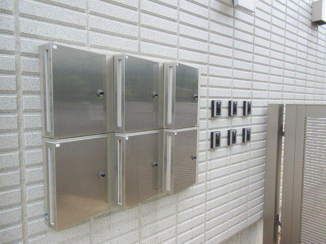 プレジールのその他共用部分|★メールボックス★オートロック完備★