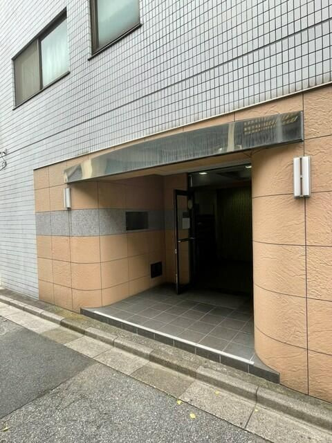 アーバンハウス宮地のエントランス