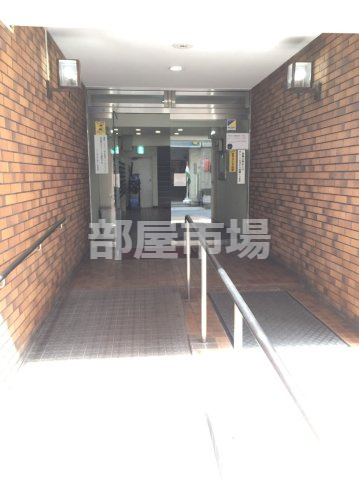 ドルミ錦糸町・大興ビルのエントランス