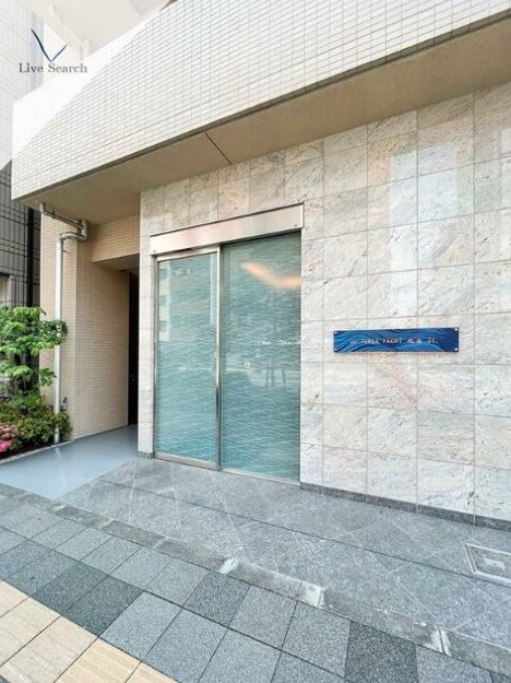 墨田区亀沢４丁目の賃貸マンションのエントランス