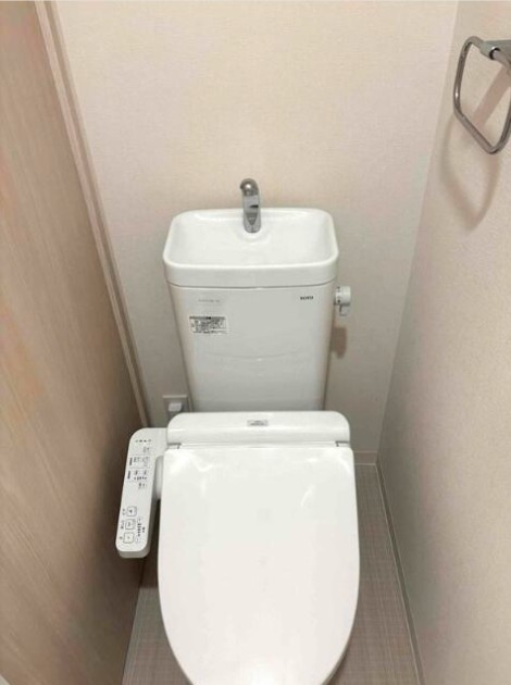 墨田区亀沢４丁目の賃貸マンションのトイレ