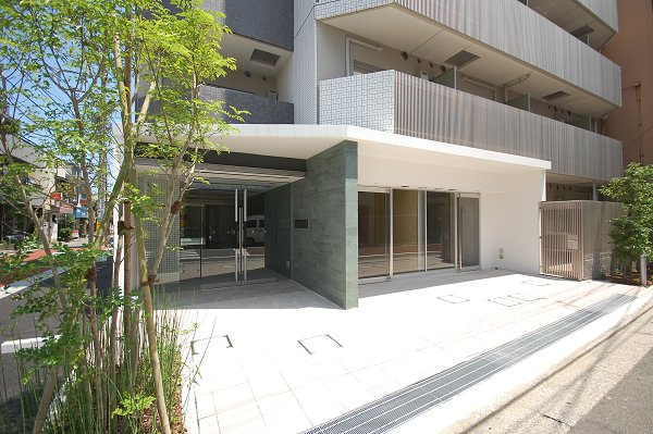 プレミアムキューブ大岡山のエントランス