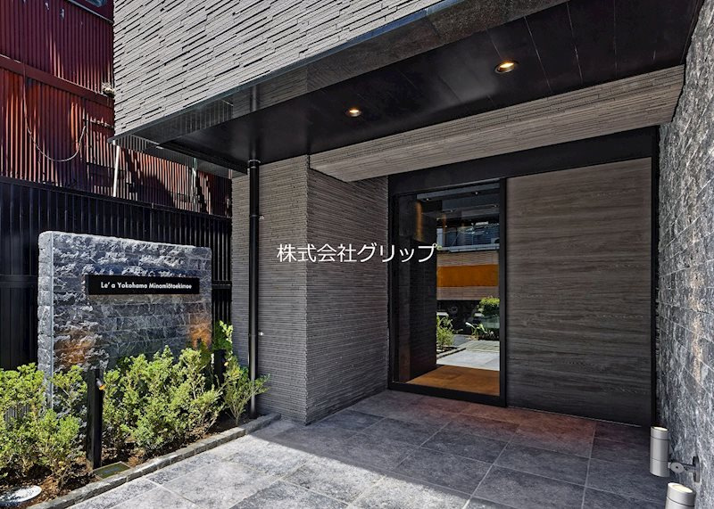 Le'a横濱南太田駅前のエントランス