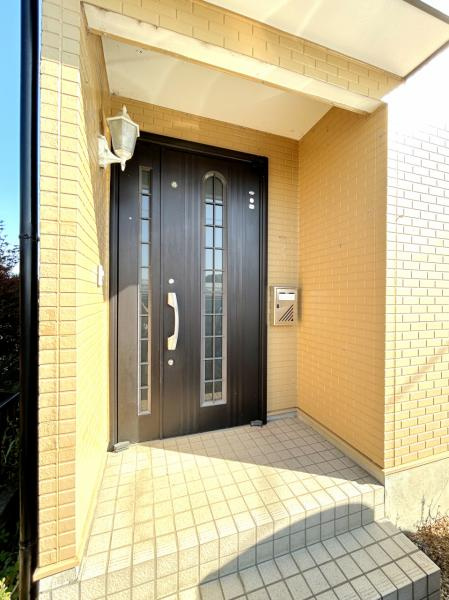 宇都宮市竹林町　４ＬＤＫ　中古住宅の玄関